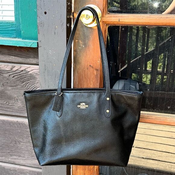 COACH Luxury Shoulder Bag Zip Tote Black Leather w Gold Hardware AUTHENTIC - Picture 1 of 12